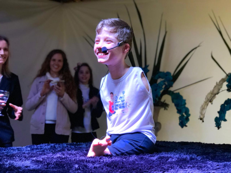 PALESTRA COM TIAGO LINCK MARCA SEMANA NACIONAL DA PESSOA COM DEFICIÊNCIA INTELECTUAL E MÚLTIPLA.